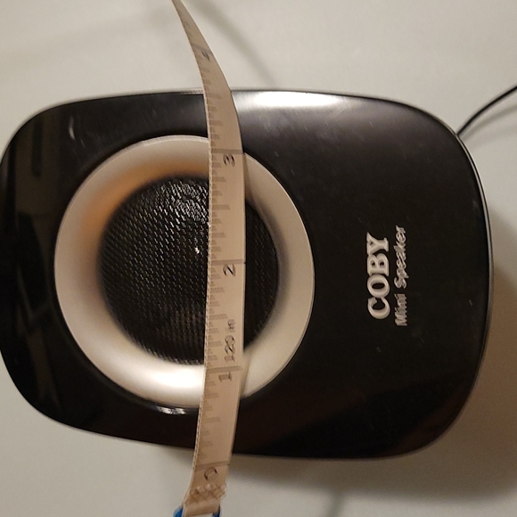 Coby Mini Speakers x 2  Dimensions 5 by 3.5 Inches - Picture 5 of 5
